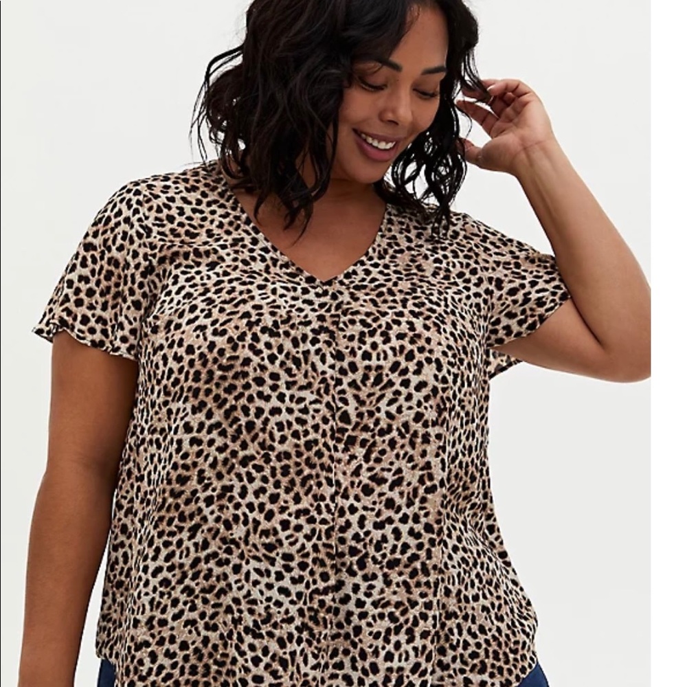 NWT-Very Cute Leopard Georgette Pleated Front Top